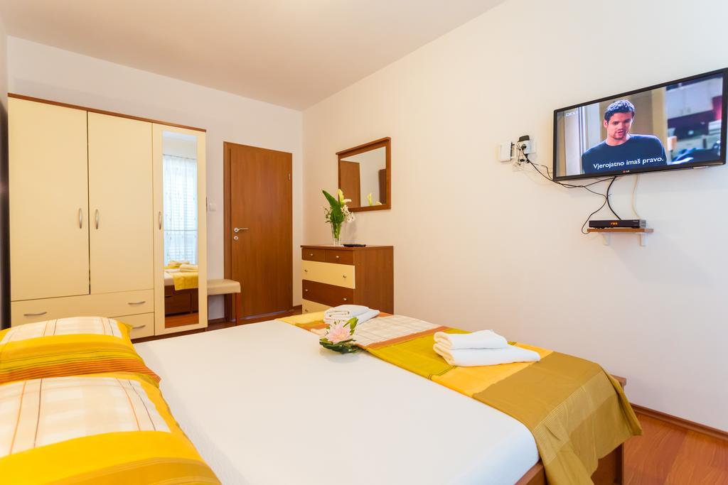 Apartments Slavica Помена Стая снимка