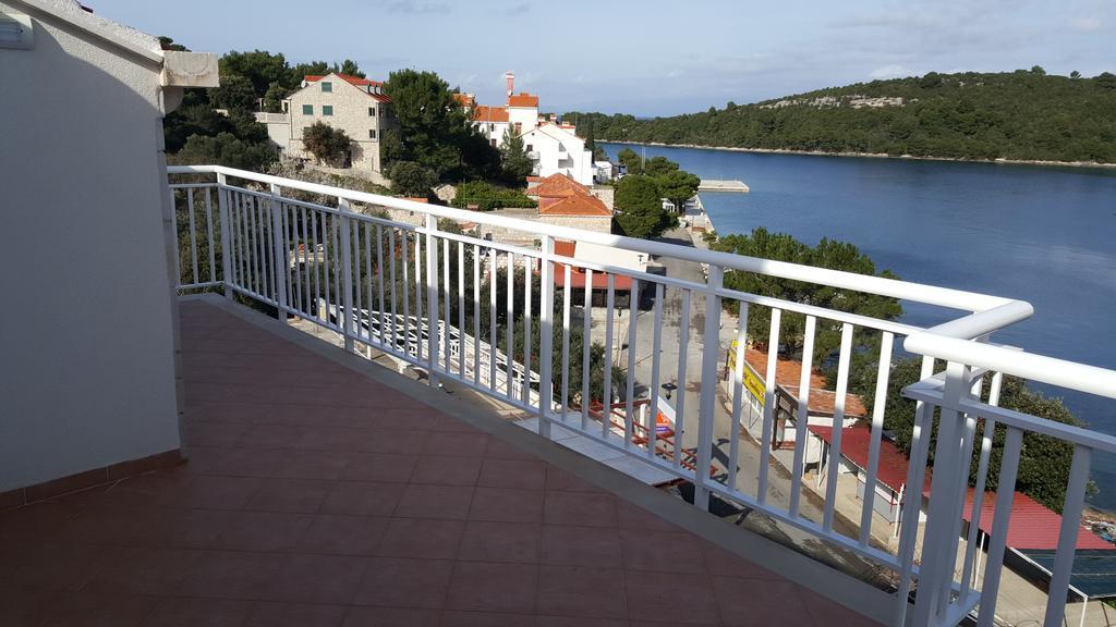 Apartments Slavica Помена Екстериор снимка