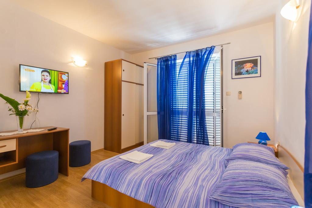 Apartments Slavica Помена Екстериор снимка