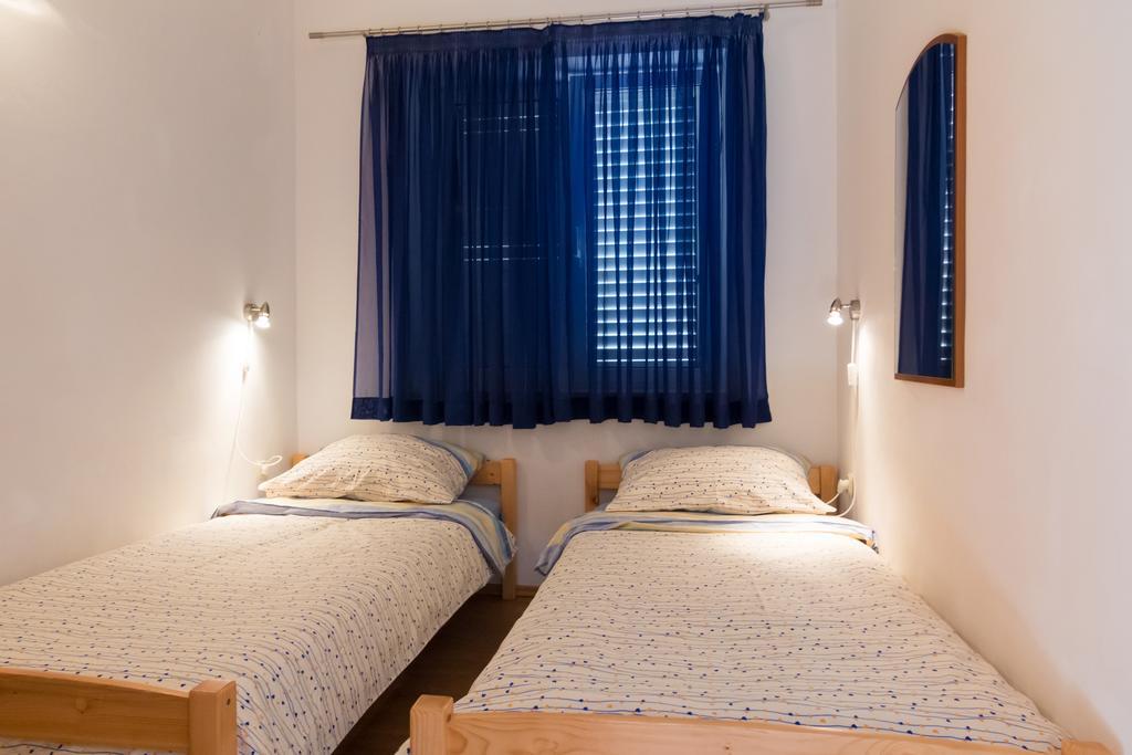 Apartments Slavica Помена Екстериор снимка