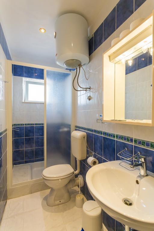 Apartments Slavica Помена Екстериор снимка